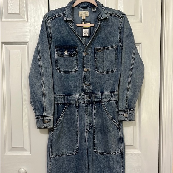 Universal Thread Blue Denim Jumpsuit with Classic Workwear Design - Picture 3 of 3